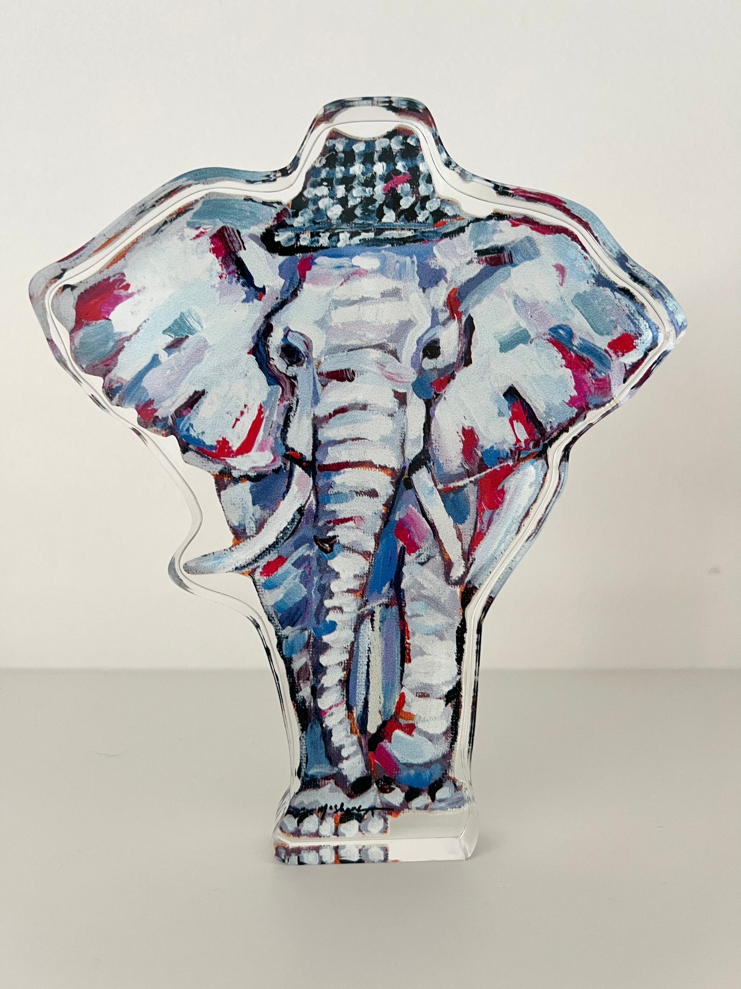 An acrylic tabletop of an Elephant with Bear Bryant hat for University of Alabama college gameday or alumni gifts.